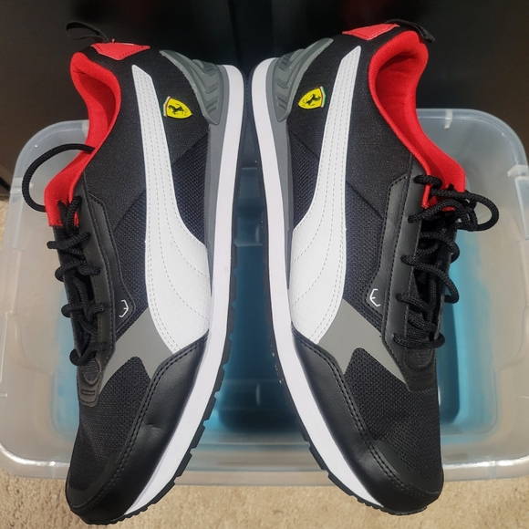 Puma Ferrari Track Racer-11.5 - Picture 5 of 7